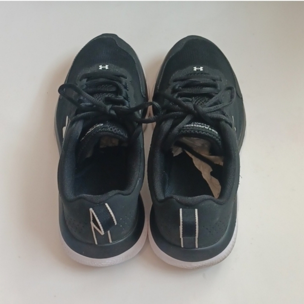 Under Armour Black Running Shoes - Picture 2 of 13
